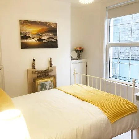 Ferienhaus 10 Seconds To Main Street!