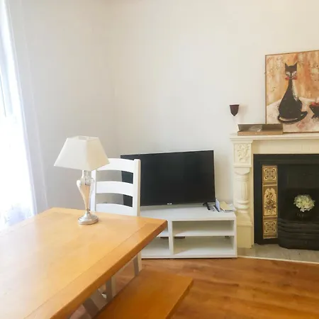 10 Seconds To Main Street! * Wexford