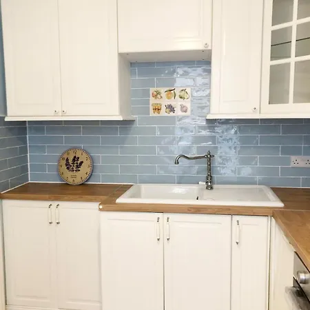 Ferienhaus 10 Seconds To Main Street! *