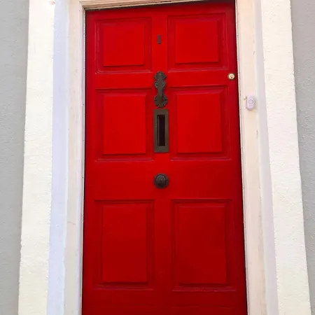 10 Seconds To Main Street! *