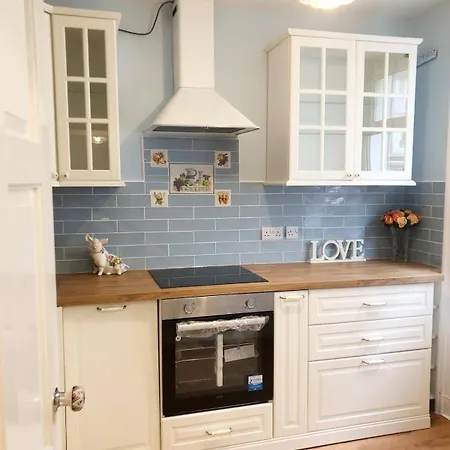 Ferienhaus 10 Seconds To Main Street! *