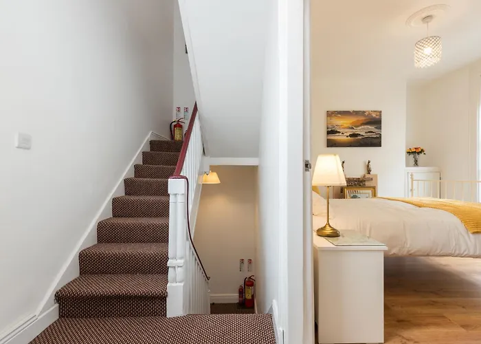 10 Seconds To Main Street! Wexford