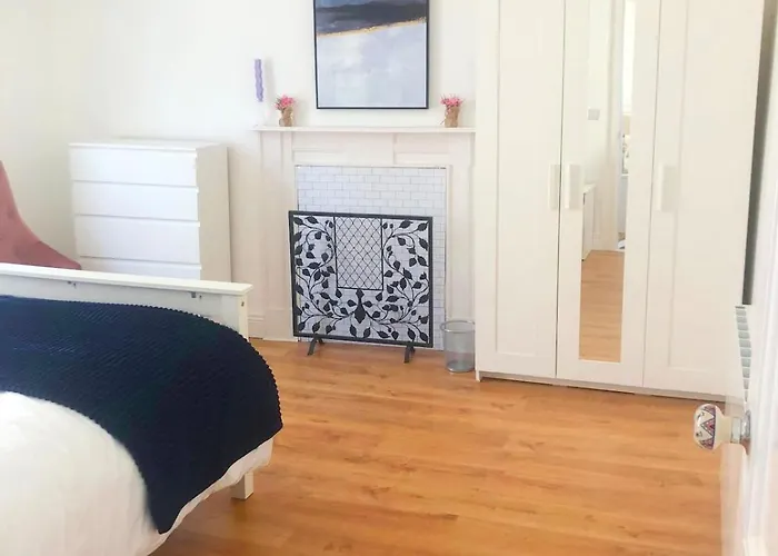 10 Seconds To Main Street! Nyaraló